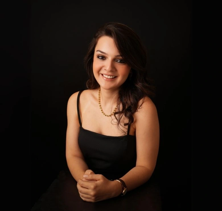 Elif Bozyel Hakkında Bilgi