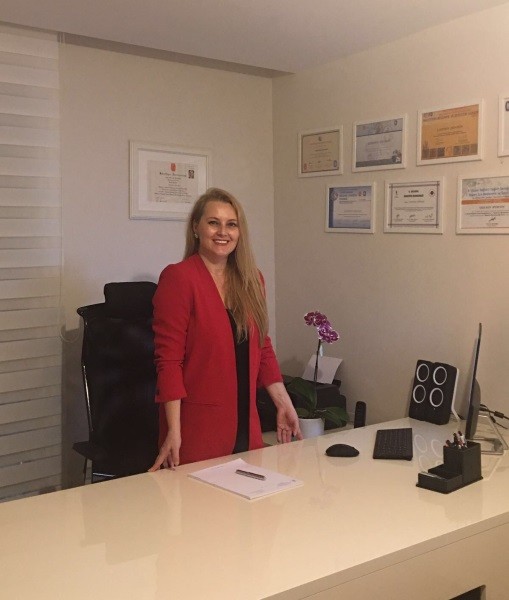 Yasemin Hüseyin logo